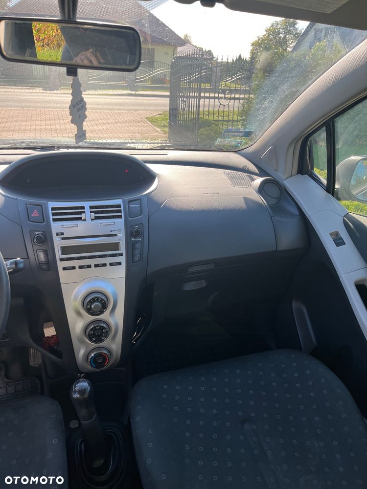 Toyota Yaris - 6