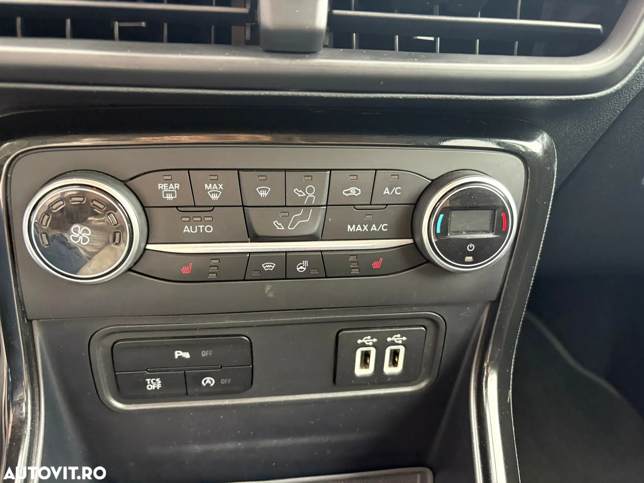 Ford EcoSport 1.0 EcoBoost ST-Line - 11