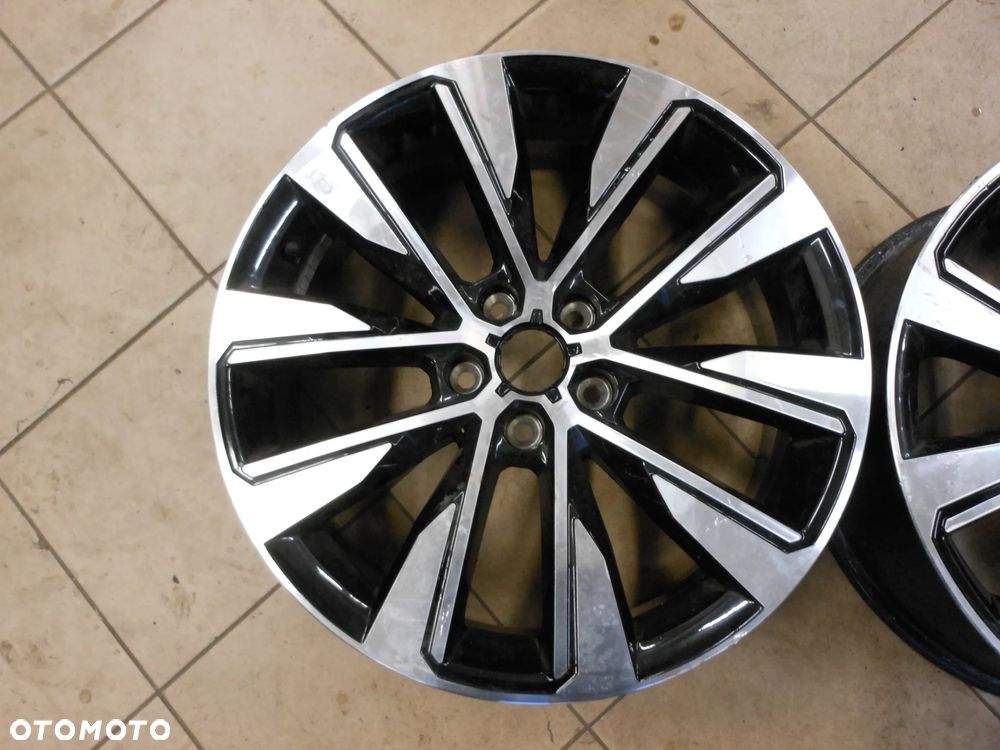 FELGA RENAULT ASTRAL 403004862R 403004873R 7JX19 ET32 - 3