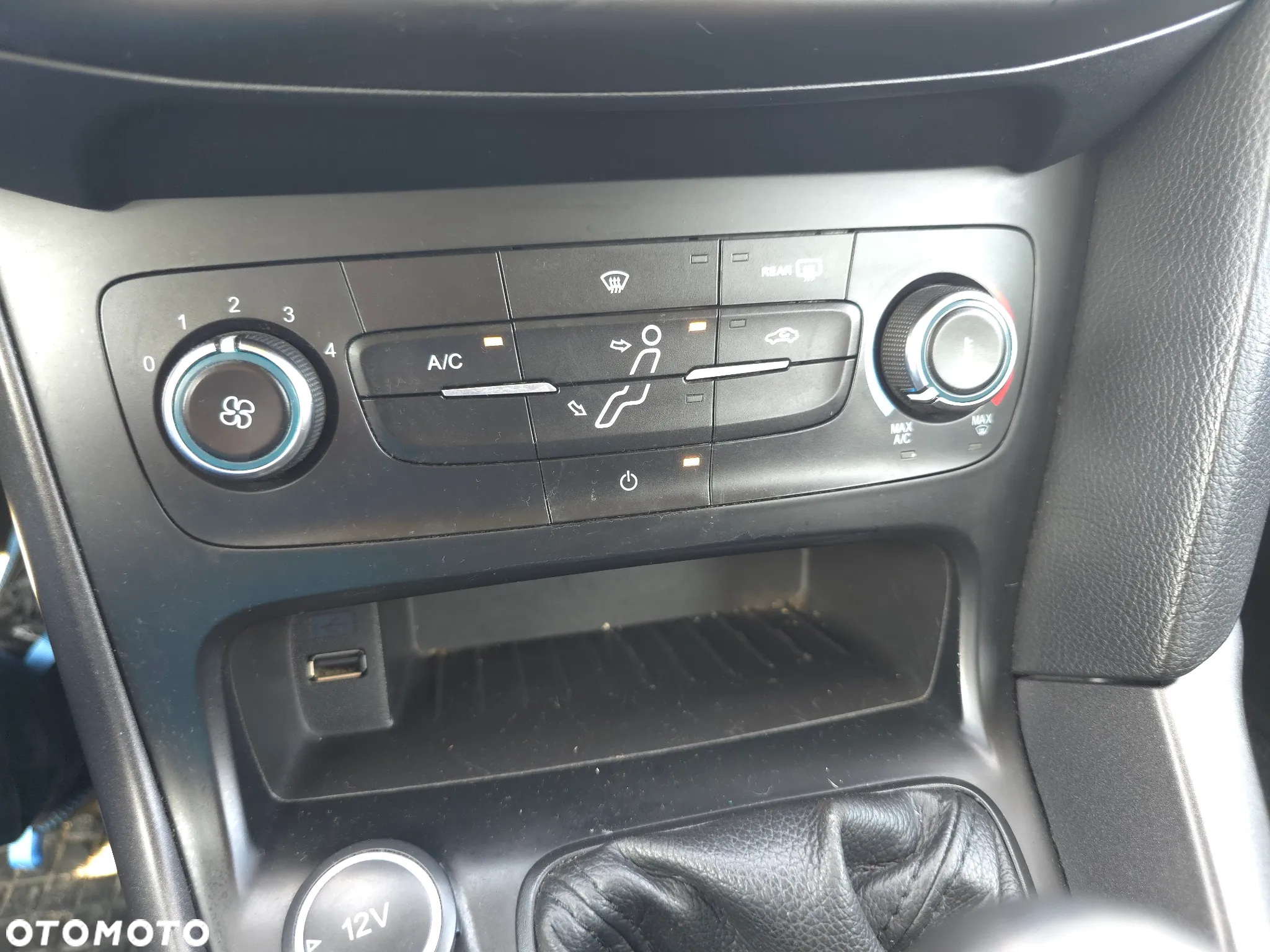 Ford Focus 1.6 Ambiente - 25