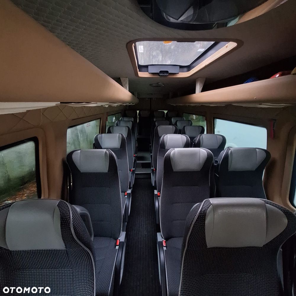 Mercedes-Benz Sprinter - 15