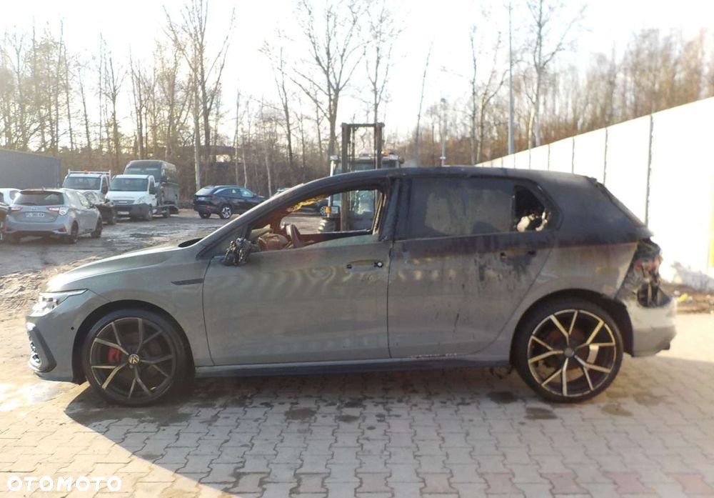 Volkswagen Golf - 8