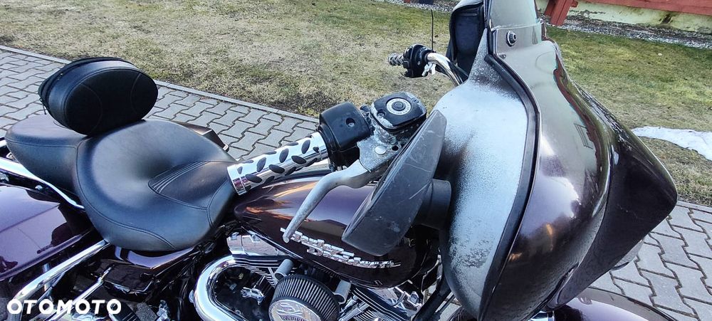 Harley-Davidson Touring Street Glide - 17