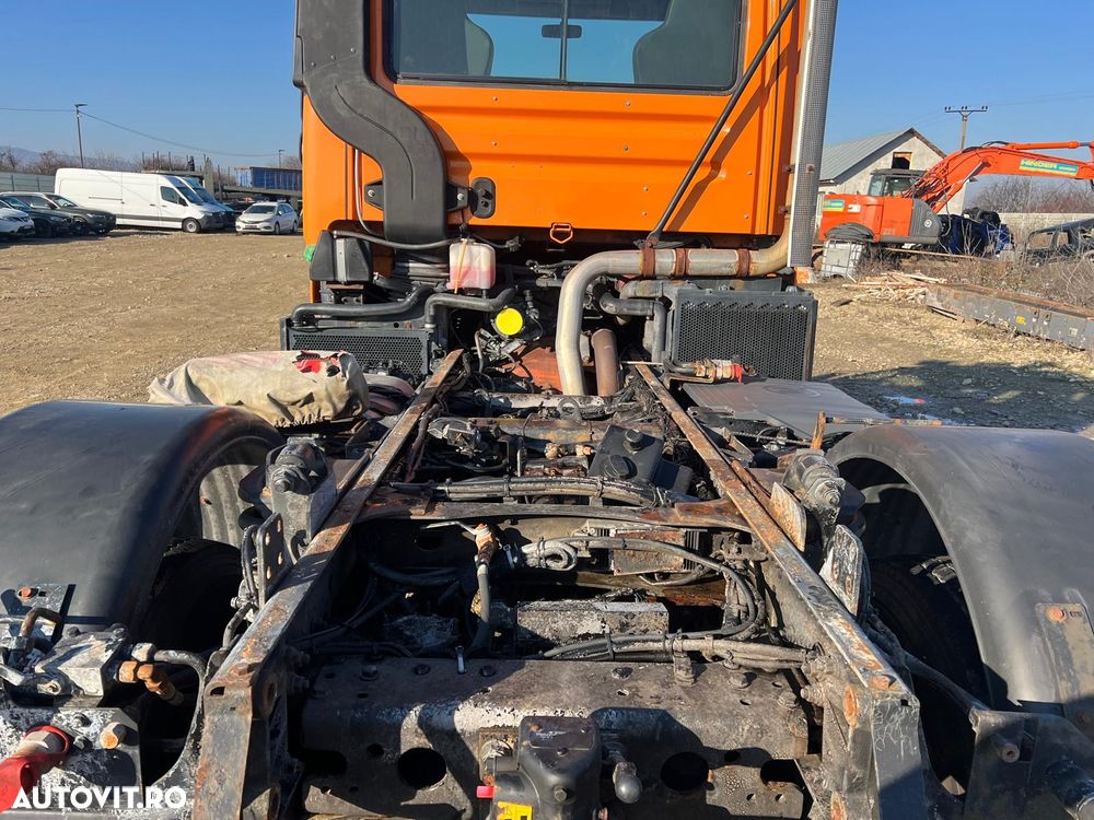 Mercedes-Benz U400 - 7