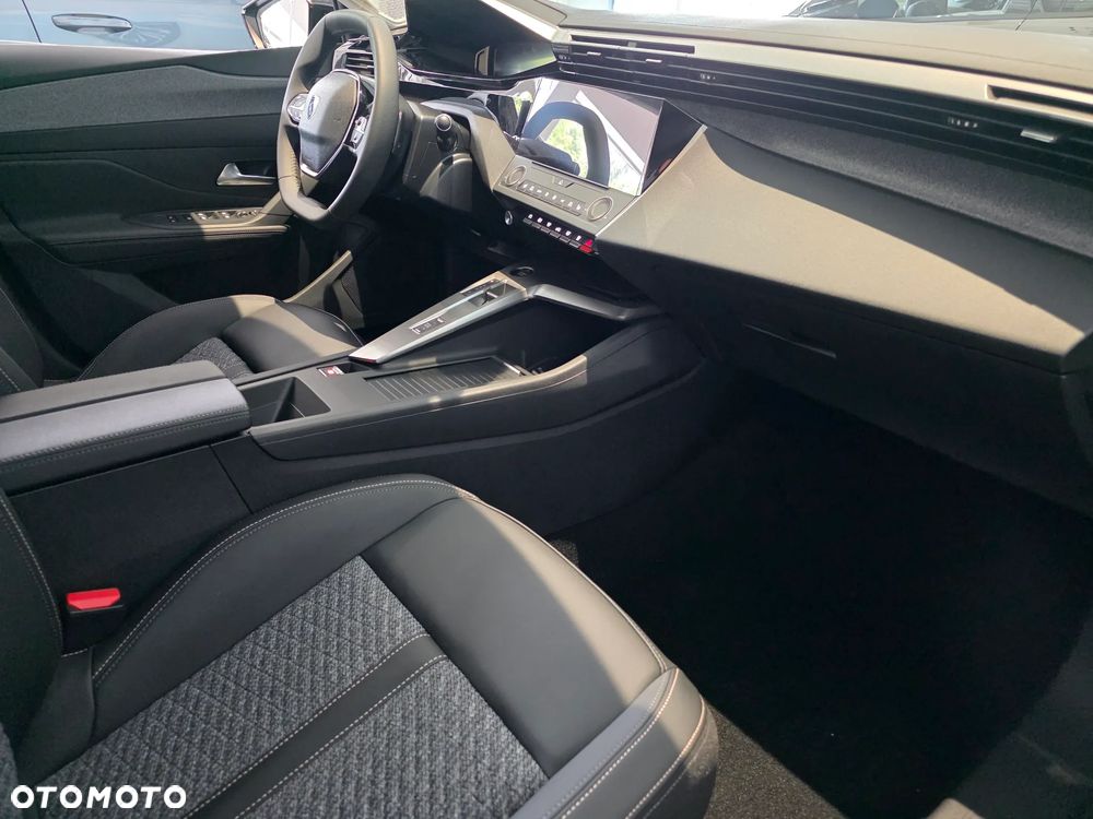 Peugeot 308 1.2 mHEV Allure S&S e-DCS6 - 19