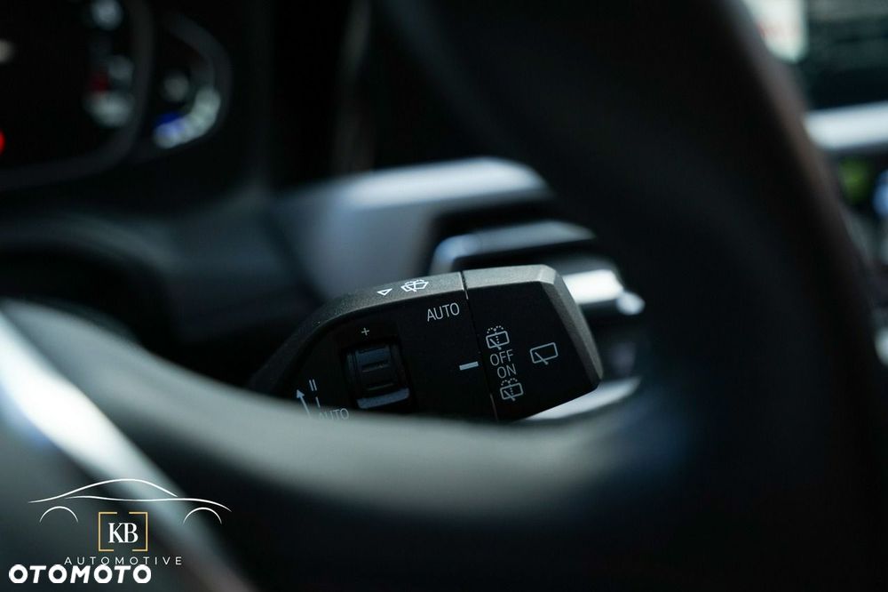 BMW Seria 3 318i - 19