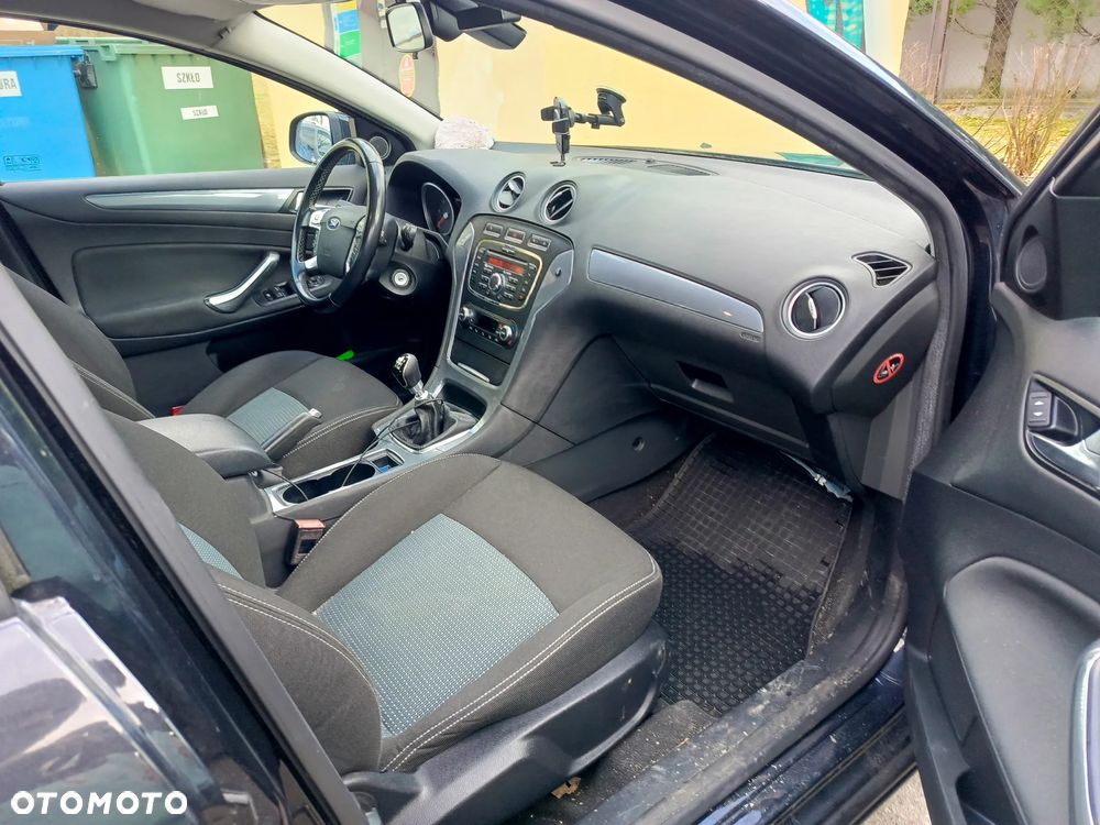 Ford Mondeo 2.0 TDCi Ghia - 11