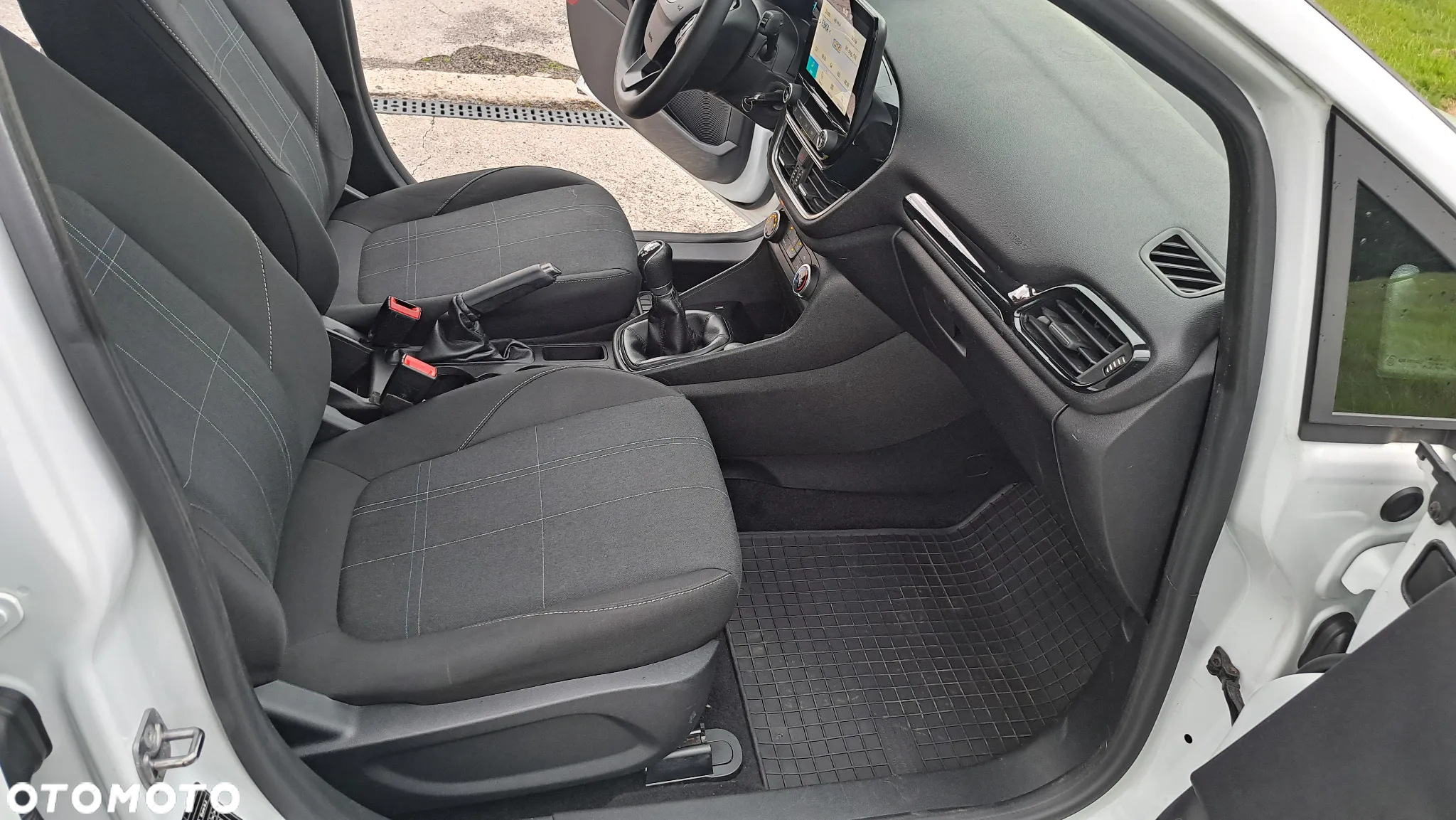 Ford Fiesta 1.1 S&S COOL&CONNECT - 16