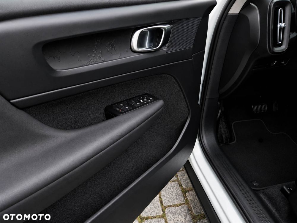 Volvo XC 40 T3 Momentum Core - 10