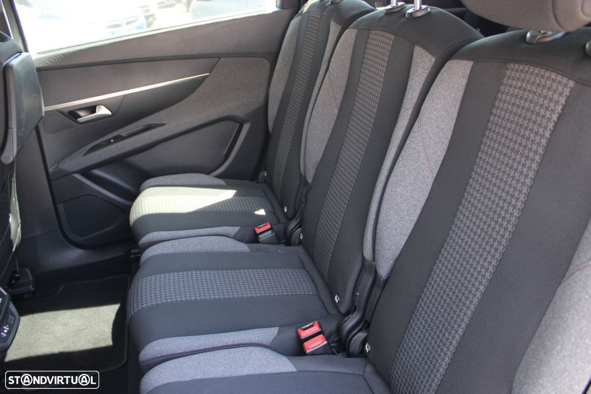 Peugeot 5008 1.2 PureTech Allure Pack EAT8 - 7
