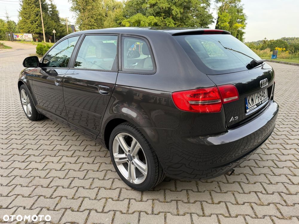 Audi A3 Sportback 1.6 Ambiente - 11