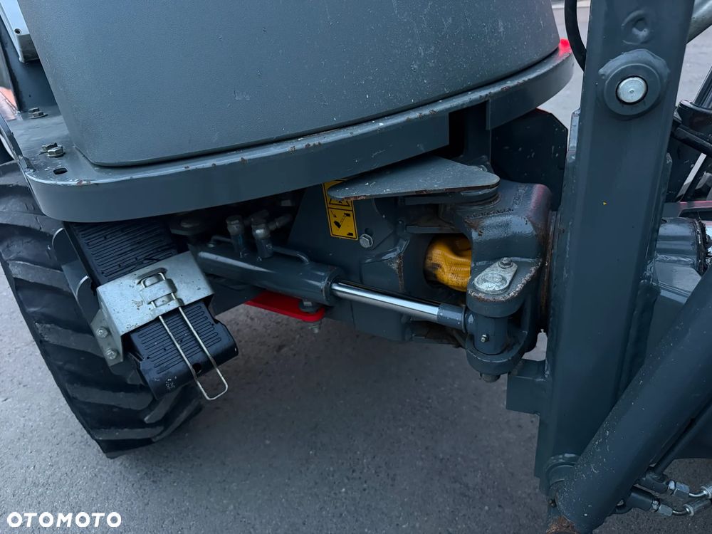 Wacker Neuson 1001 Wozidło Budowlane Rolnicze 4x4. Ładowność 1 tona. Wysokie podnoszenie+KIPER Wysoki! Sprowadzone z Norweskiej szkółki roślinnej. Maszyna Jak Nowa z Salonu 665 mtg. 2023 roku. Ani Deka luzów czy wycieków. Silnik Yanmar 3cyl. Potężna moc a maszyna bardzo mała i zwinna. Szybka wolna jazda. Oświetlenie rozbudowane. Wielka Okazja!  Jazda Rewers. Hydrostatic! Opony jak Nowe! - 12
