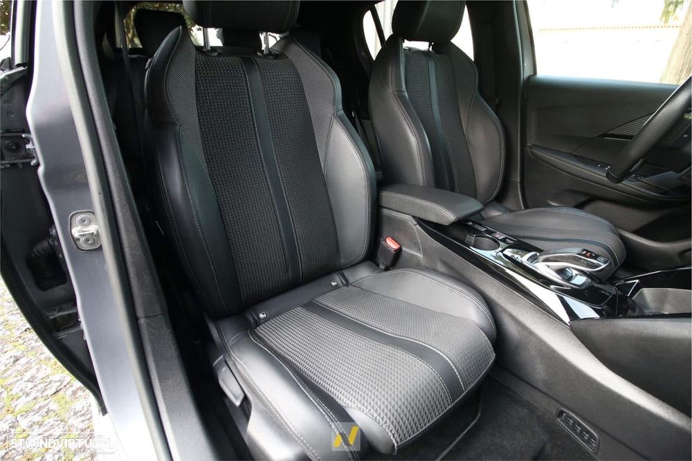 Peugeot e-208 50 kWh GT - 24