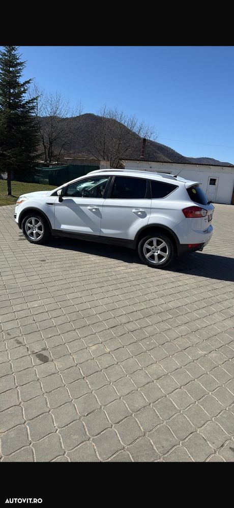 Ford Kuga - 2