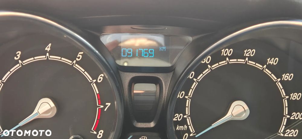 Ford Fiesta 1.0 EcoBoost STart-Stop Titanium - 8