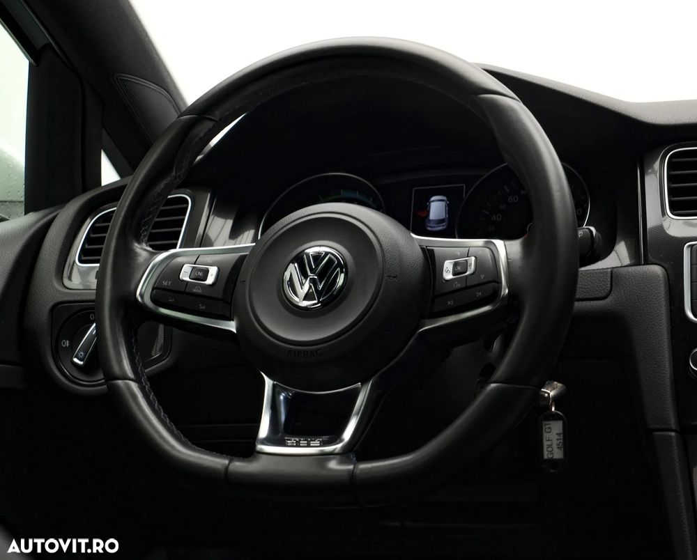 Volkswagen Golf - 18
