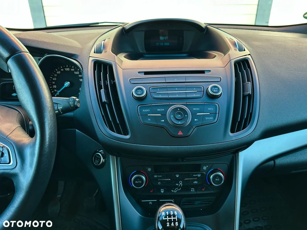 Ford Kuga - 38