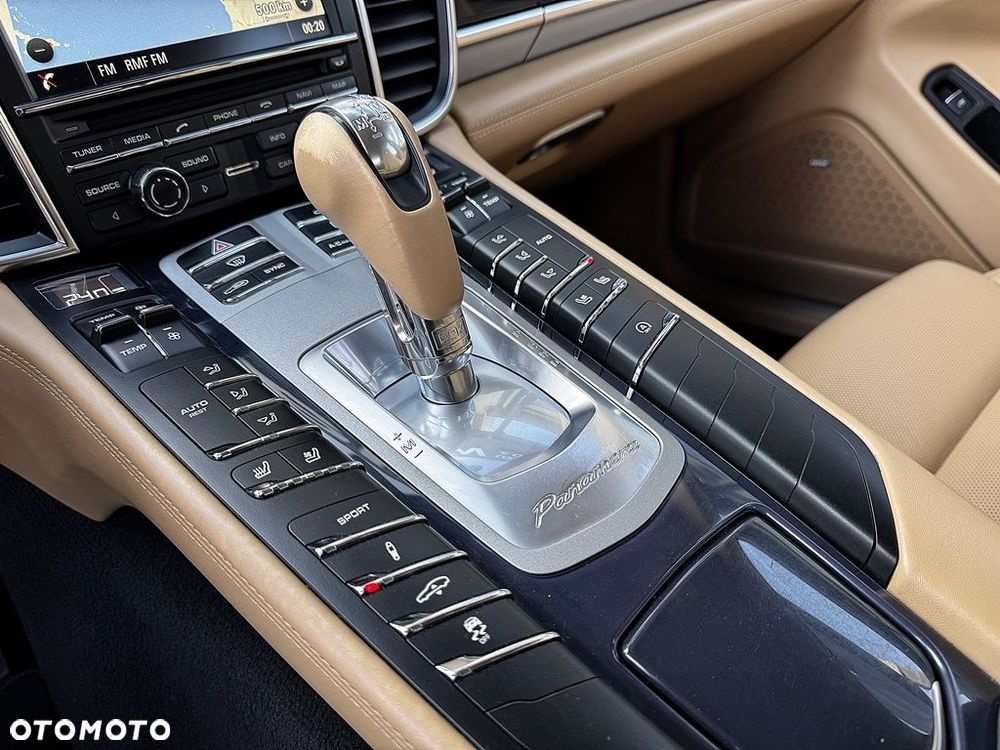 Porsche Panamera 4 - 15