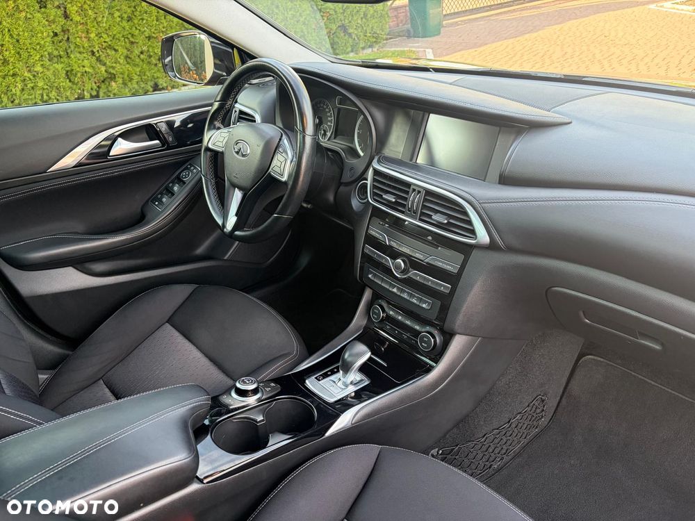 Infiniti Q30 2.2d DCT AWD Sport - 15