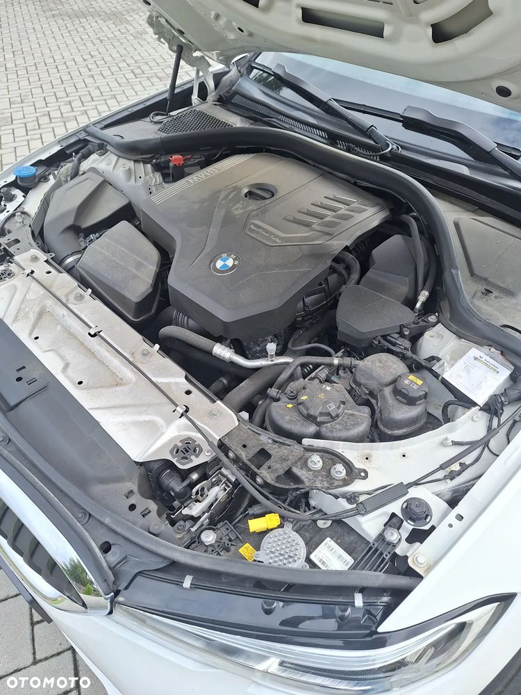 BMW Seria 3 330i xDrive Sport Line sport - 34