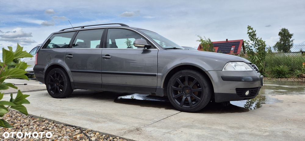 Volkswagen Passat - 1