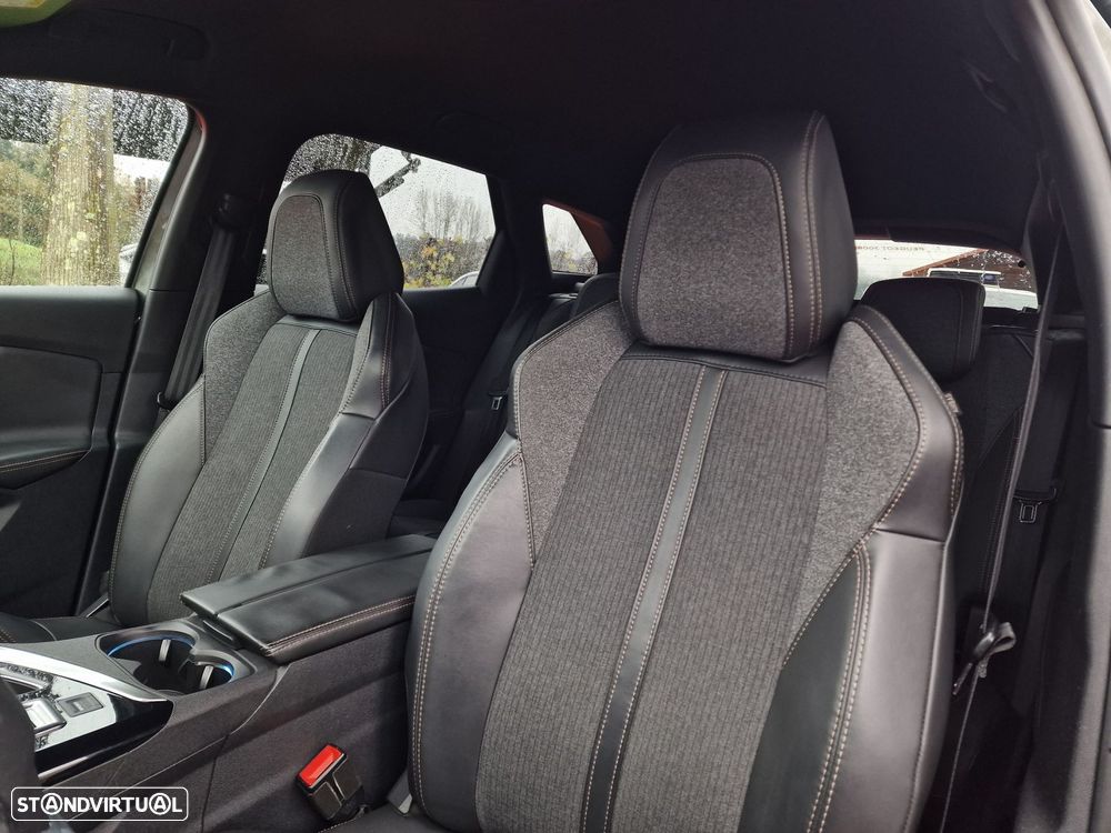 Peugeot 3008 1.6 BlueHDi GT Line Grip Control EAT6 - 11