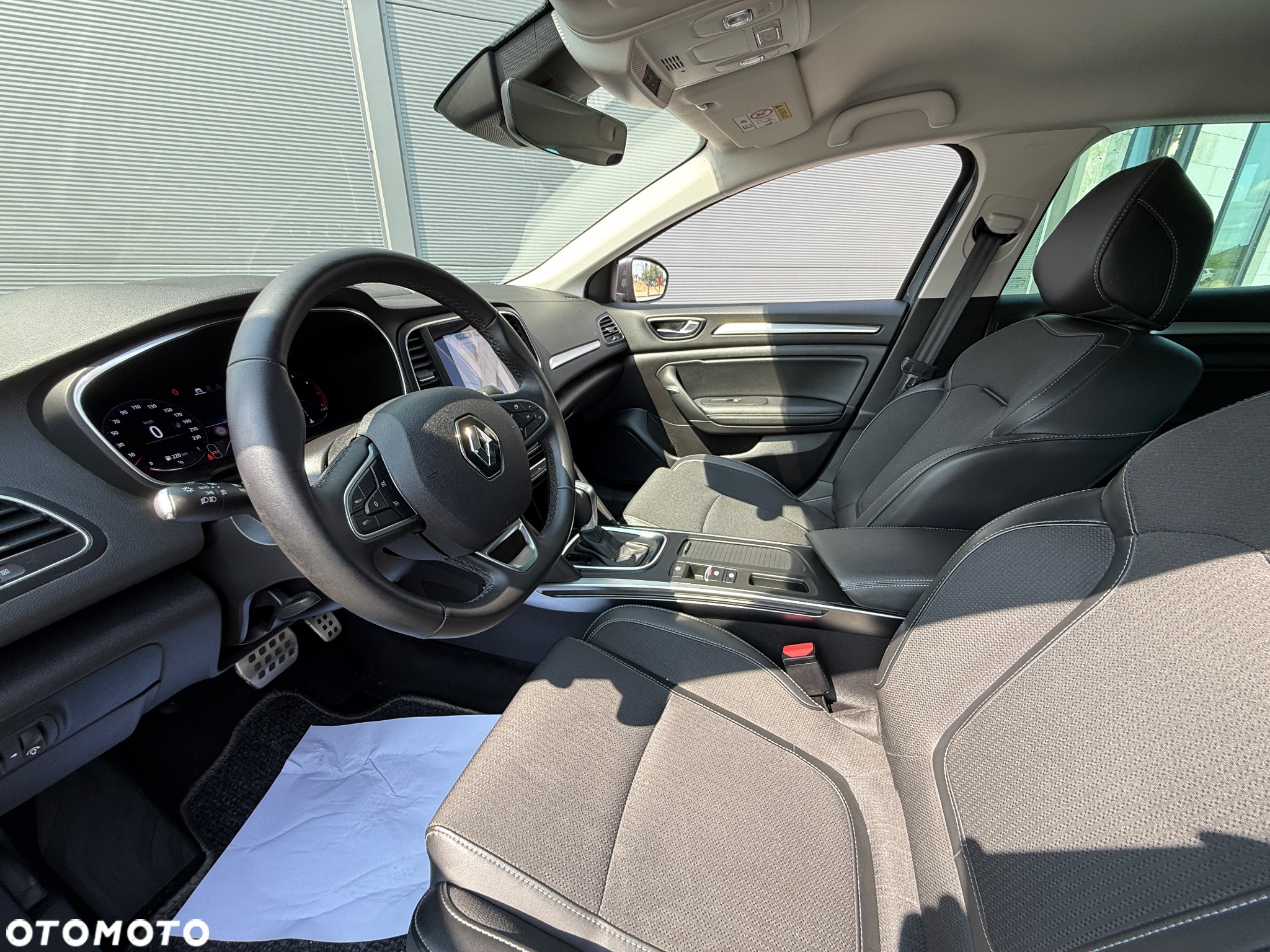 Renault Megane ENERGY TCe 140 EDC LIMITED - 5