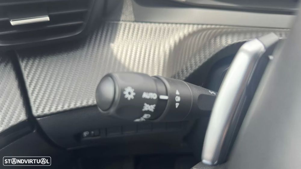 Peugeot 2008 1.2 Hybrid Allure e-DCS6 - 13