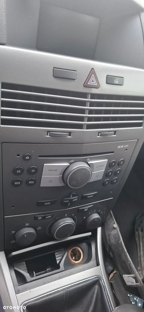 Opel Astra H Hb na części benzyna - 11