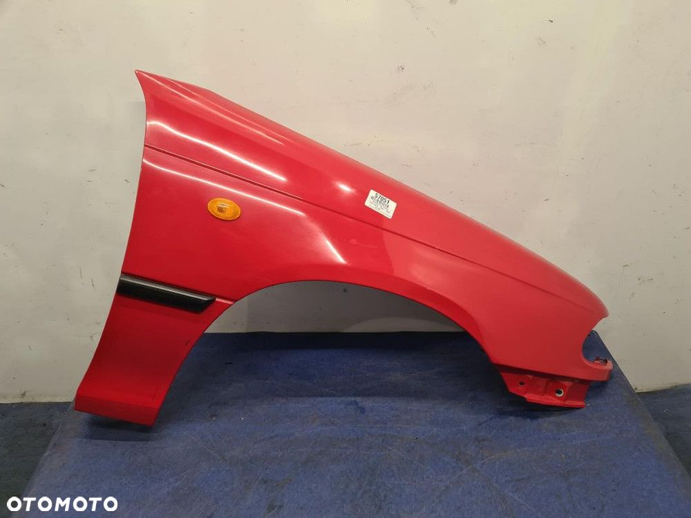 OPEL ASTRA F LIFT BŁOTNIK PRZÓD PRAWY Y547 - 1
