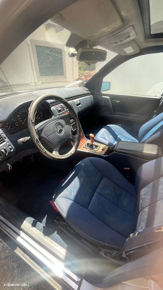 Mercedes-Benz E 200 D Classic - 5