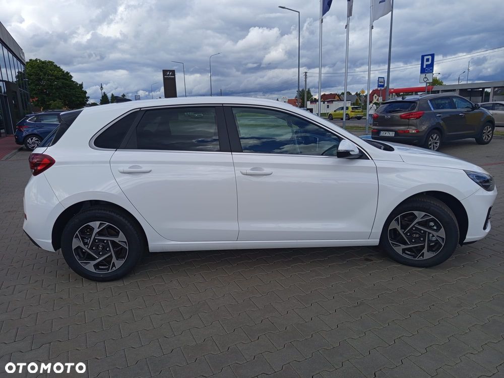 Hyundai i30 1.5 T-GDI 48V Smart - 12