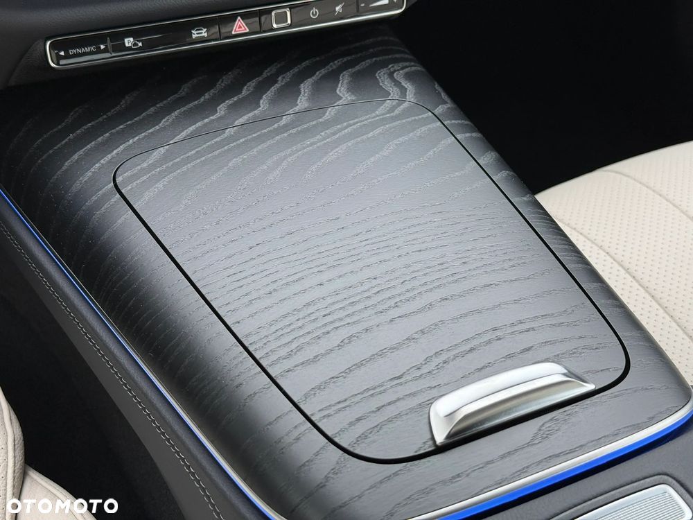 Mercedes-Benz Klasa E 200 4Matic 9G-TRONIC AMG Line NIGHT Edition - 16