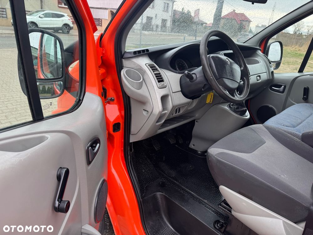 Renault TRAFIC - 10