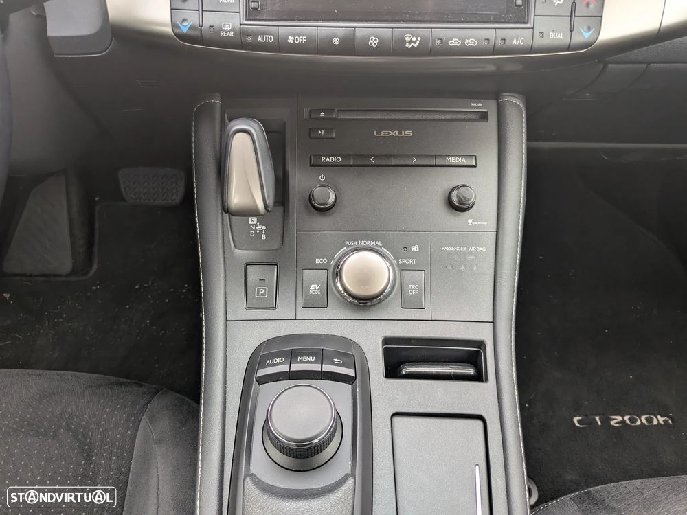 Lexus CT 200h Executive+ - 18