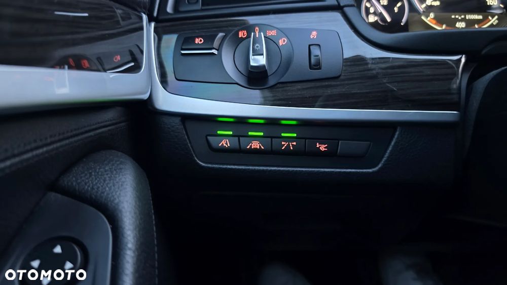 BMW Seria 5 535i Sport-Aut Luxury Line - 24