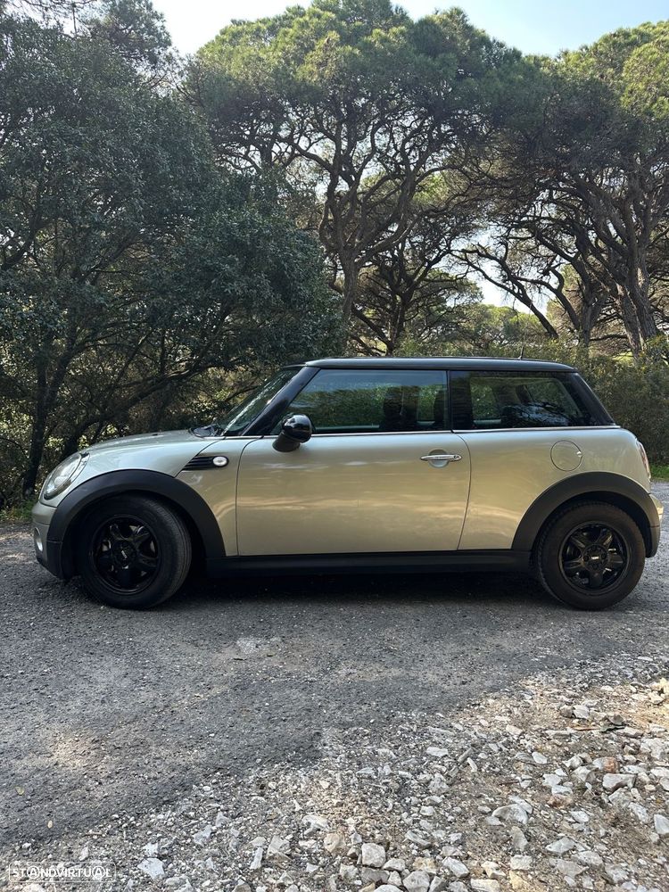 MINI 3 Portas Cooper D - 2