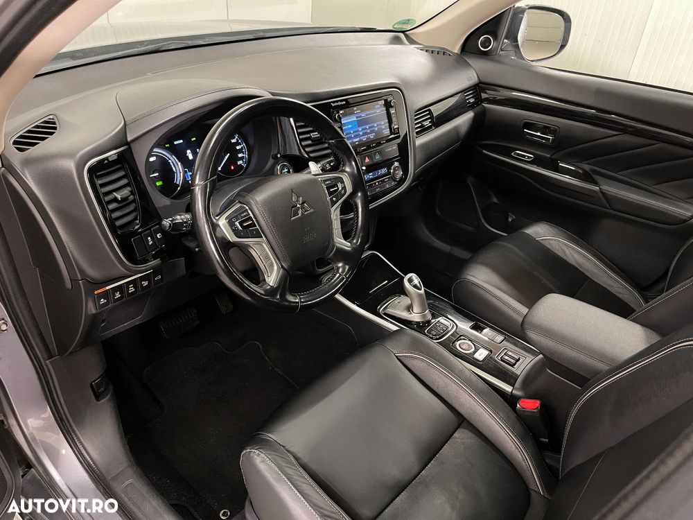Mitsubishi Outlander 2.0 4WD Top - 6