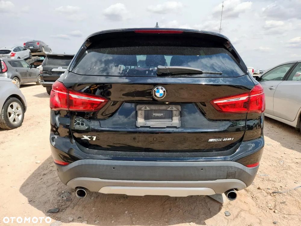 BMW X1 xDrive25i GPF Sport Line - 6