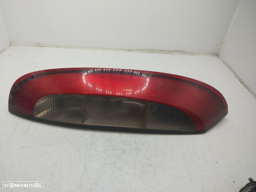 Farolim Stop Esq Opel Corsa C - 2