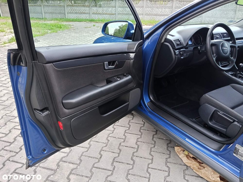 Audi A4 Limousine - 27