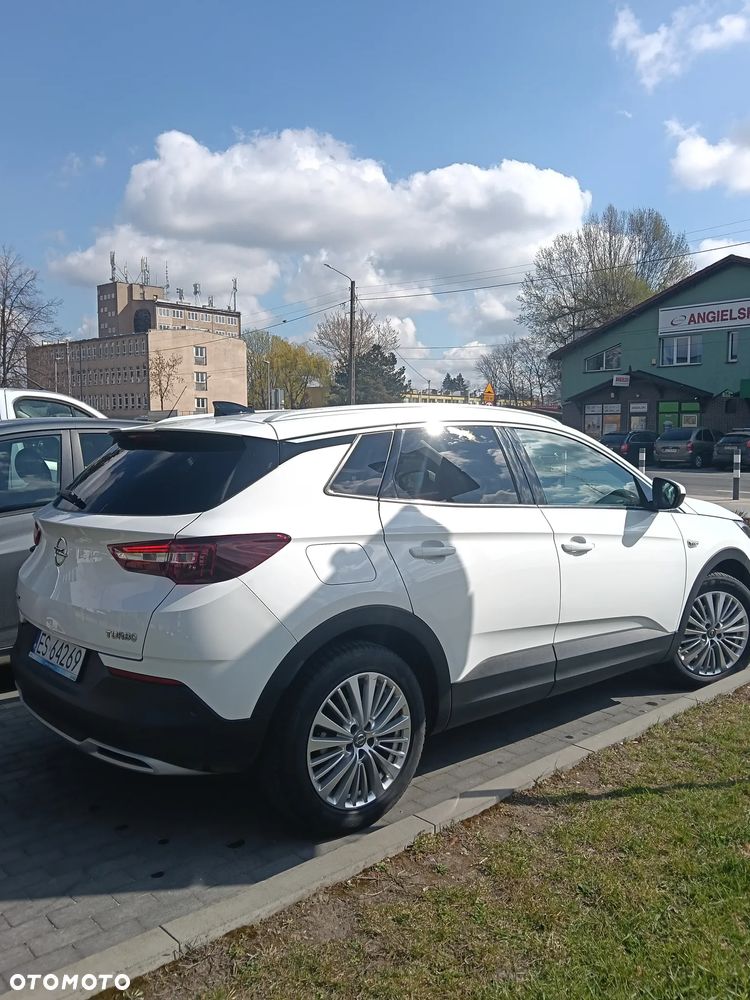 Opel Grandland X 1.2 Start/Stop Automatik Business Elegance - 2