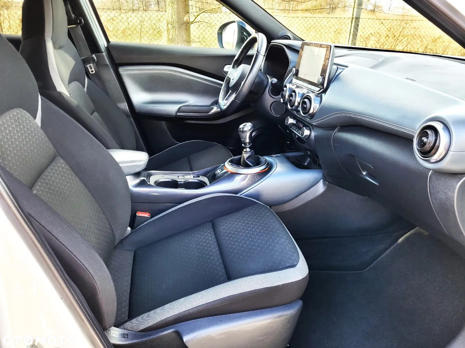 Nissan Juke 1.0 DIG-T N-Connecta - 22
