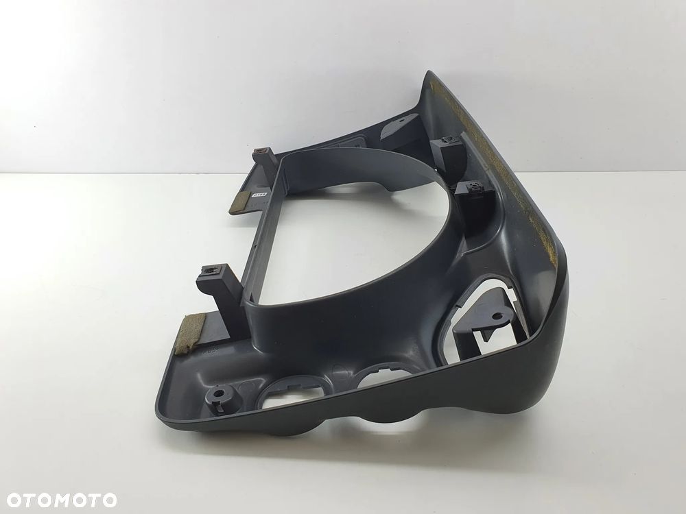 OBUDOWA OSLONA RAMKA LICZNIKA EU  IVECO EUROCARGO - 6