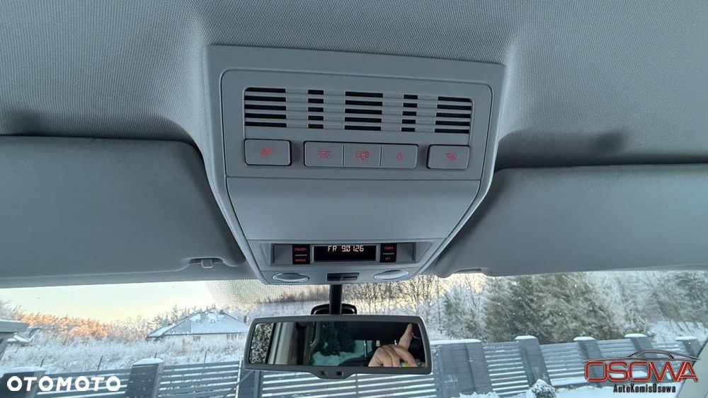 Volkswagen Multivan - 33