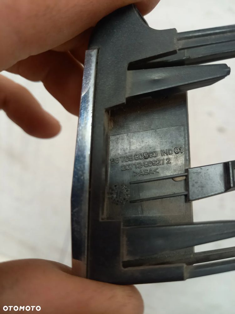 Peugeot 508 E-HDi atrapa grill znaczek emblemat logo - 5