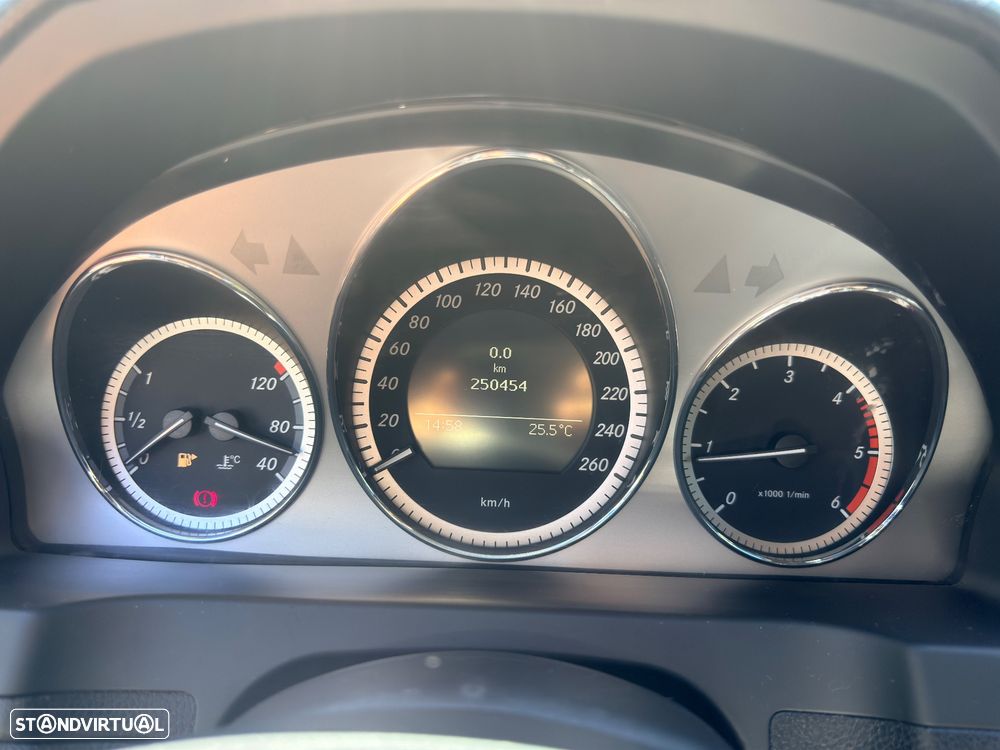 Mercedes-Benz C 220 Station CDI DPF BlueEFFICIENCY SPORT EDITION - 26