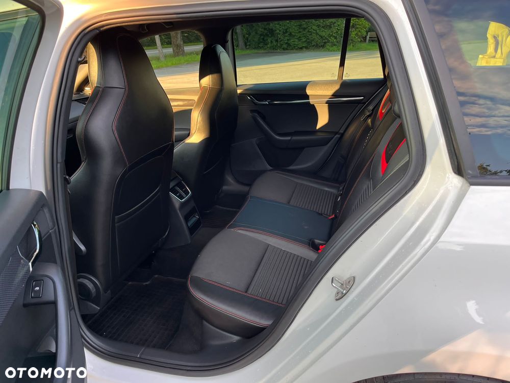 Skoda Octavia 2.0 TDI RS DSG - 12