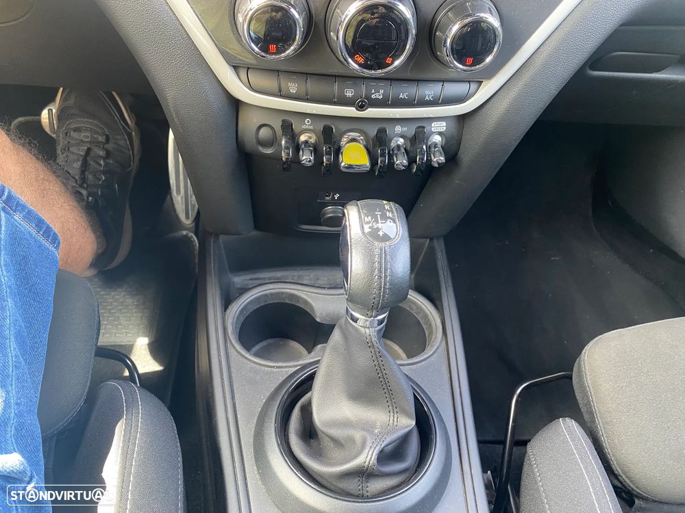 MINI Countryman Cooper SE ALL4 Auto - 12