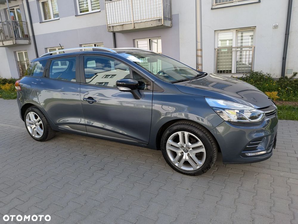 Renault Clio 1.2 16V 75 LIMITED - 29